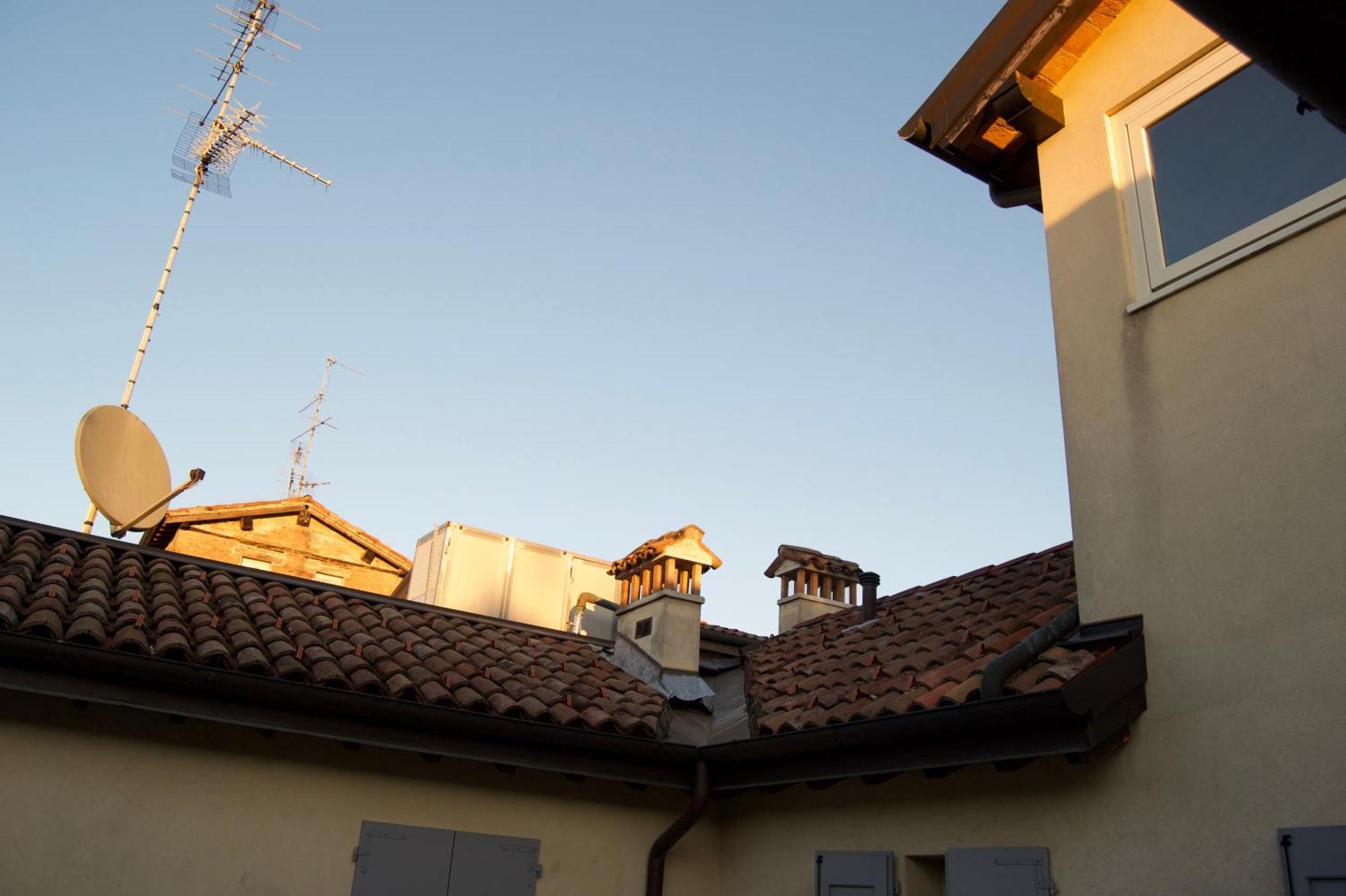 Ferienwohnung Casa Viola, Deliziosa Mansarda In Centro Storico Modena Exterior foto