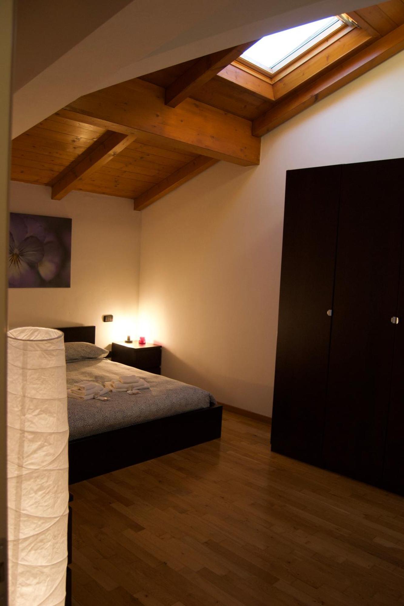 Ferienwohnung Casa Viola, Deliziosa Mansarda In Centro Storico Modena Exterior foto