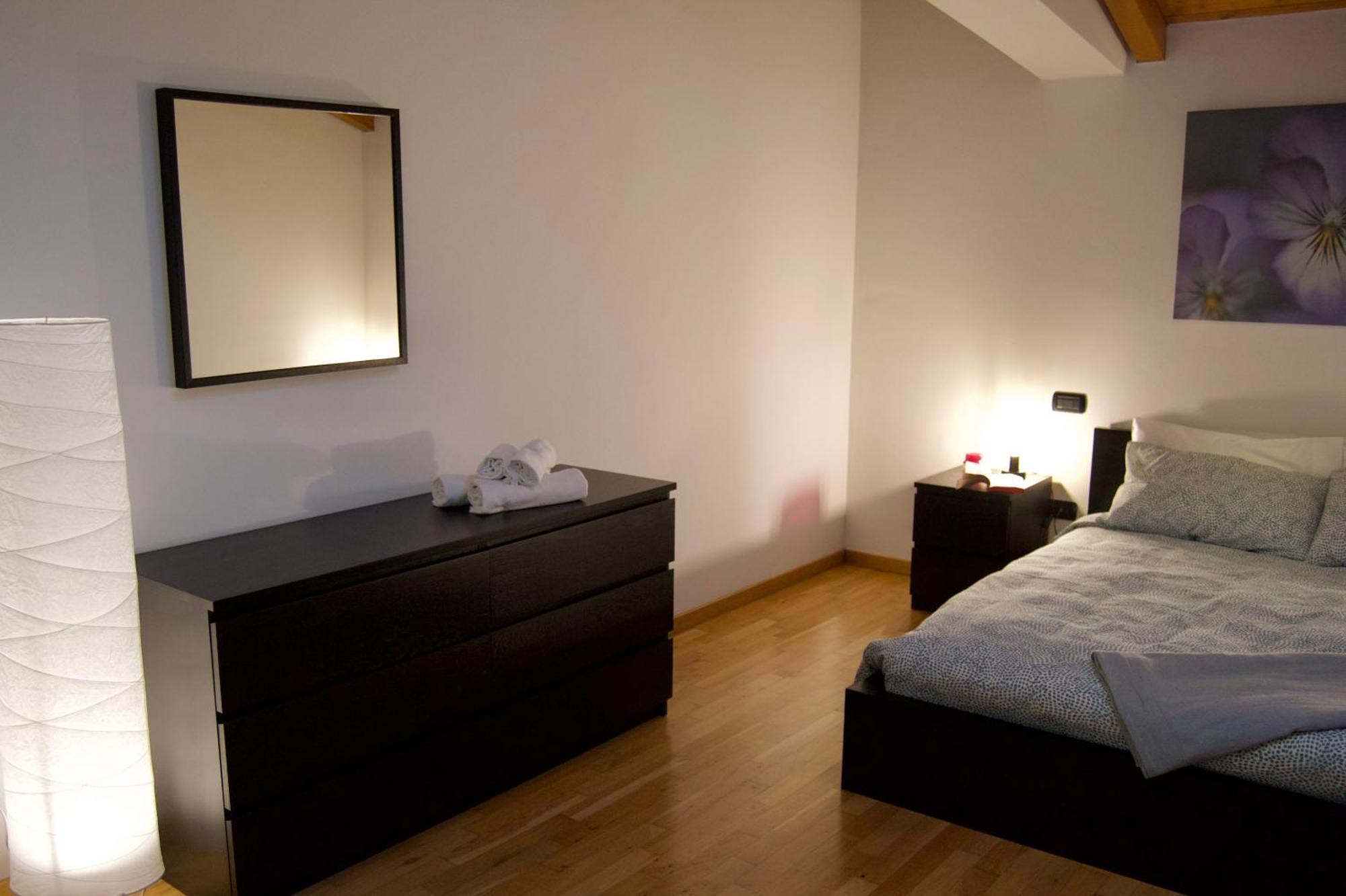 Ferienwohnung Casa Viola, Deliziosa Mansarda In Centro Storico Modena Exterior foto