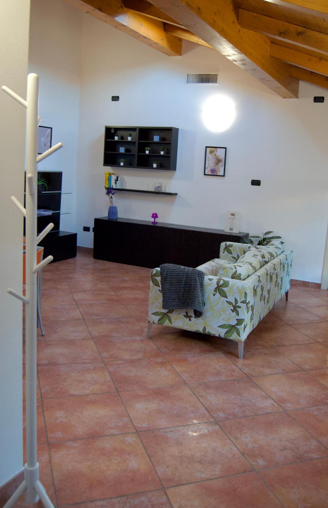Ferienwohnung Casa Viola, Deliziosa Mansarda In Centro Storico Modena Exterior foto