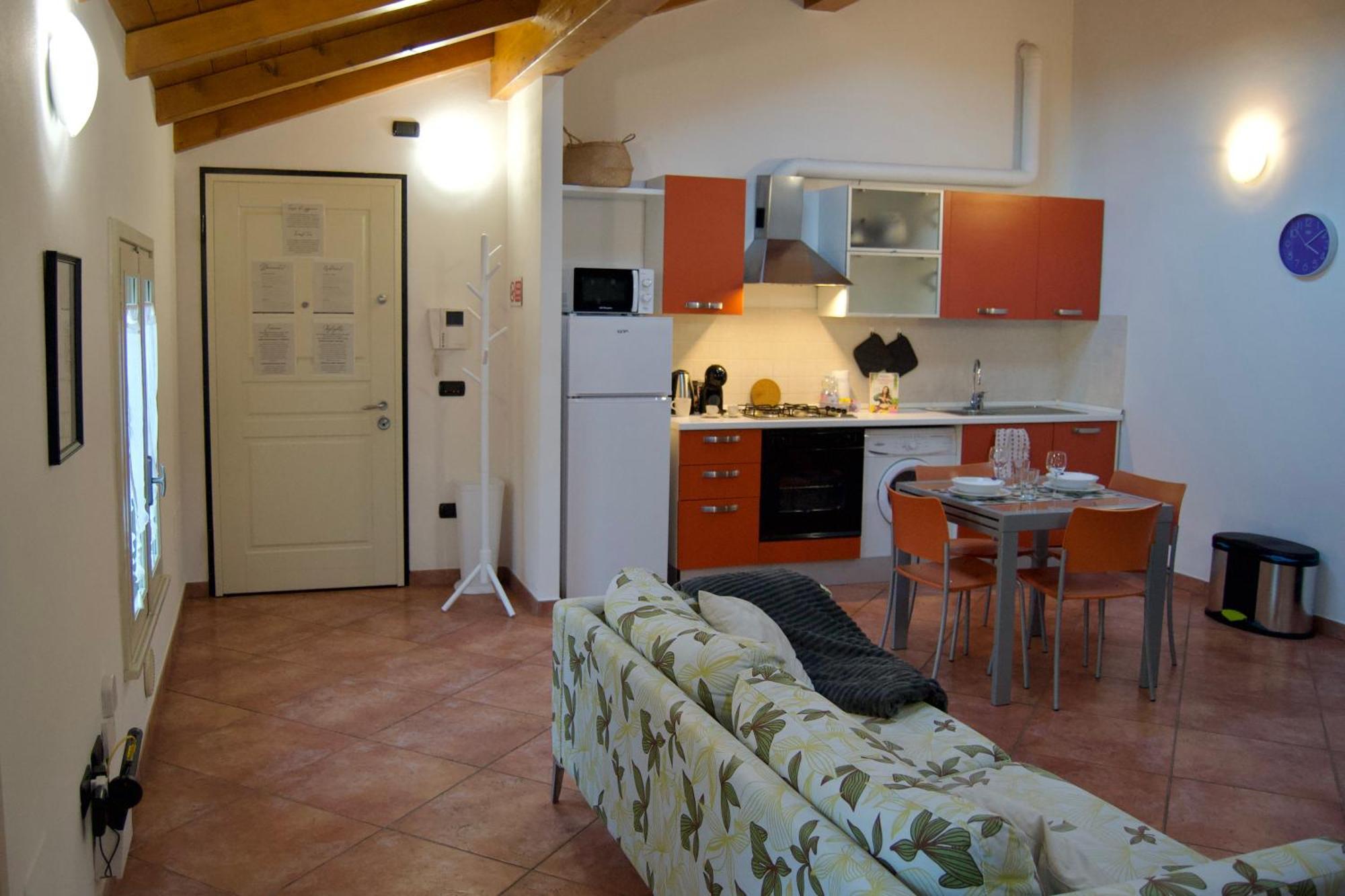 Ferienwohnung Casa Viola, Deliziosa Mansarda In Centro Storico Modena Exterior foto